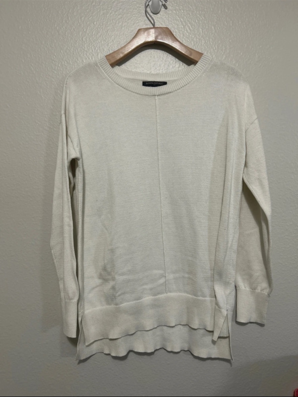 Banana Republic Women’s Cream Long-Sleeve Crewneck Sweater
